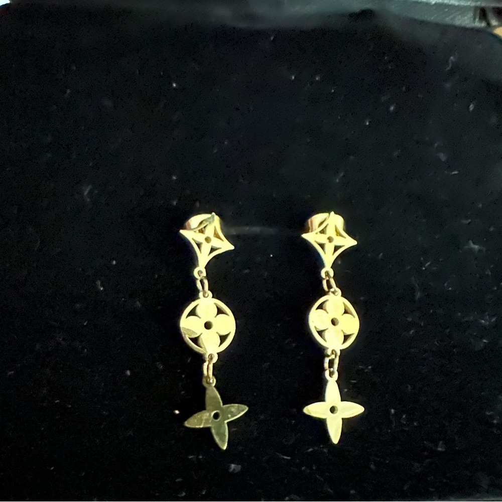 Designer ser necklace and earrings